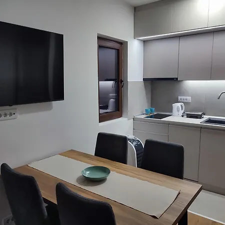 Golijat Apartment *